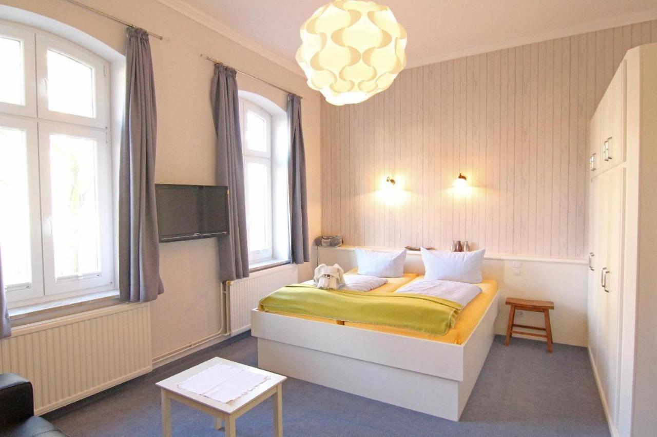 Hotel Kapitaenshaus-Lassen-Zimmer-Amistad Westerland Exterior foto